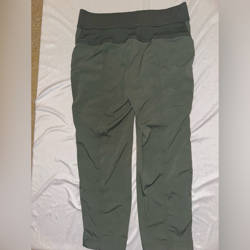 Athleta Athletic Pants Women's Size 8 Tall - Olive Green - Casual Workout Travel - Picture 8 of 10